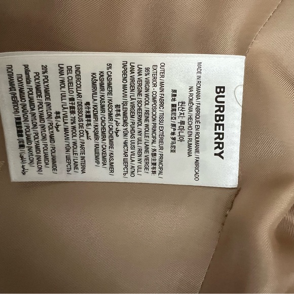 Burberry Beige/Tan Trench Coat Label Detail - Picture 13 of 16